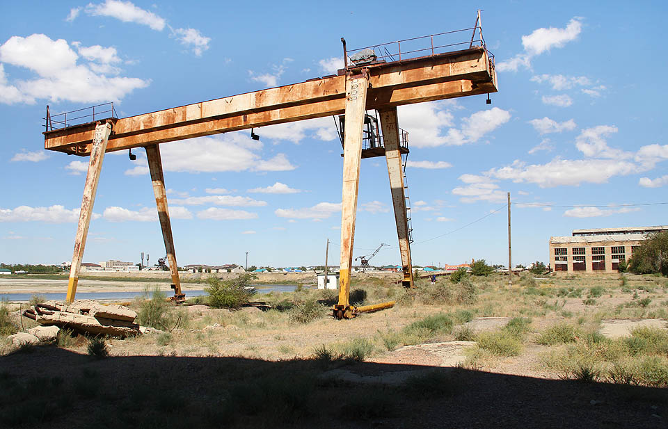 Může tak aspoň na pár chvil prožít pocity sovětského jeřábníka, který nakládal na vagóny kontejnery plné čerstvých ryb.