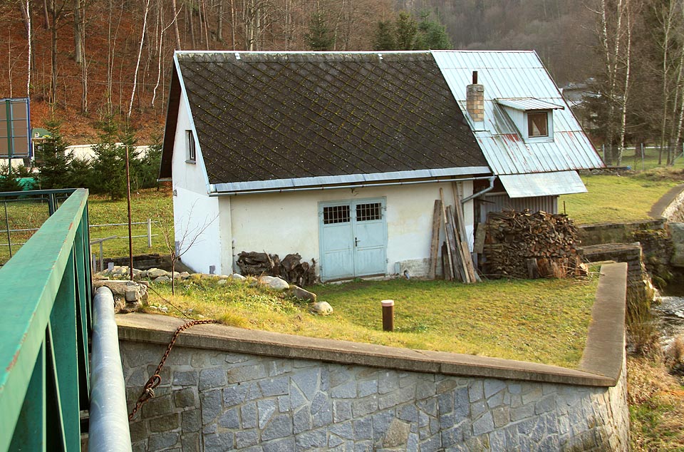 Nenápadná budova MVE Písečná.