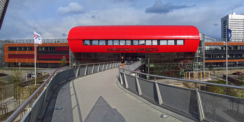Od počátku 21. století se některé obory Masarykovy univerzity stěhují do postupně budovaného univerzitního kampusu v Bohunicích.