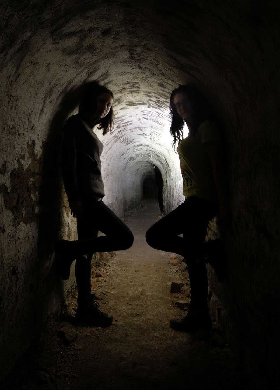 Nebo v tomto případě hned dvě odvážné školačky, které na nás budou dávat bedlivý pozor.