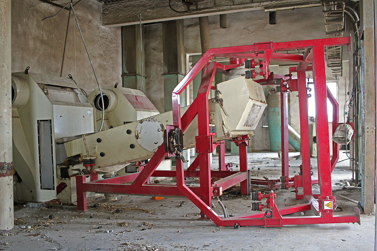 Některá zařízení vypadají bizarně. připomínají třeba trenažéry na kosmodromu. Některá zařízení vypadají bizarně. připomínají třeba trenažéry na kosmodromu.