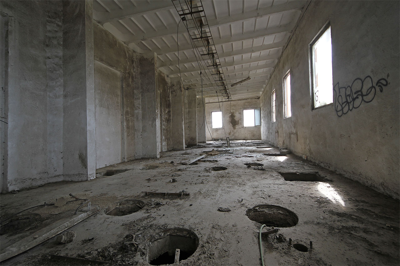 Na druhé straně jej ovšem čeká další nelehký terén. Kdo se kouká do foťáku místo pod nohy, může skončit o pár levelů níže. Na druhé straně jej ovšem čeká další nelehký terén. Kdo se kouká do foťáku místo pod nohy, může skončit o pár levelů níže.