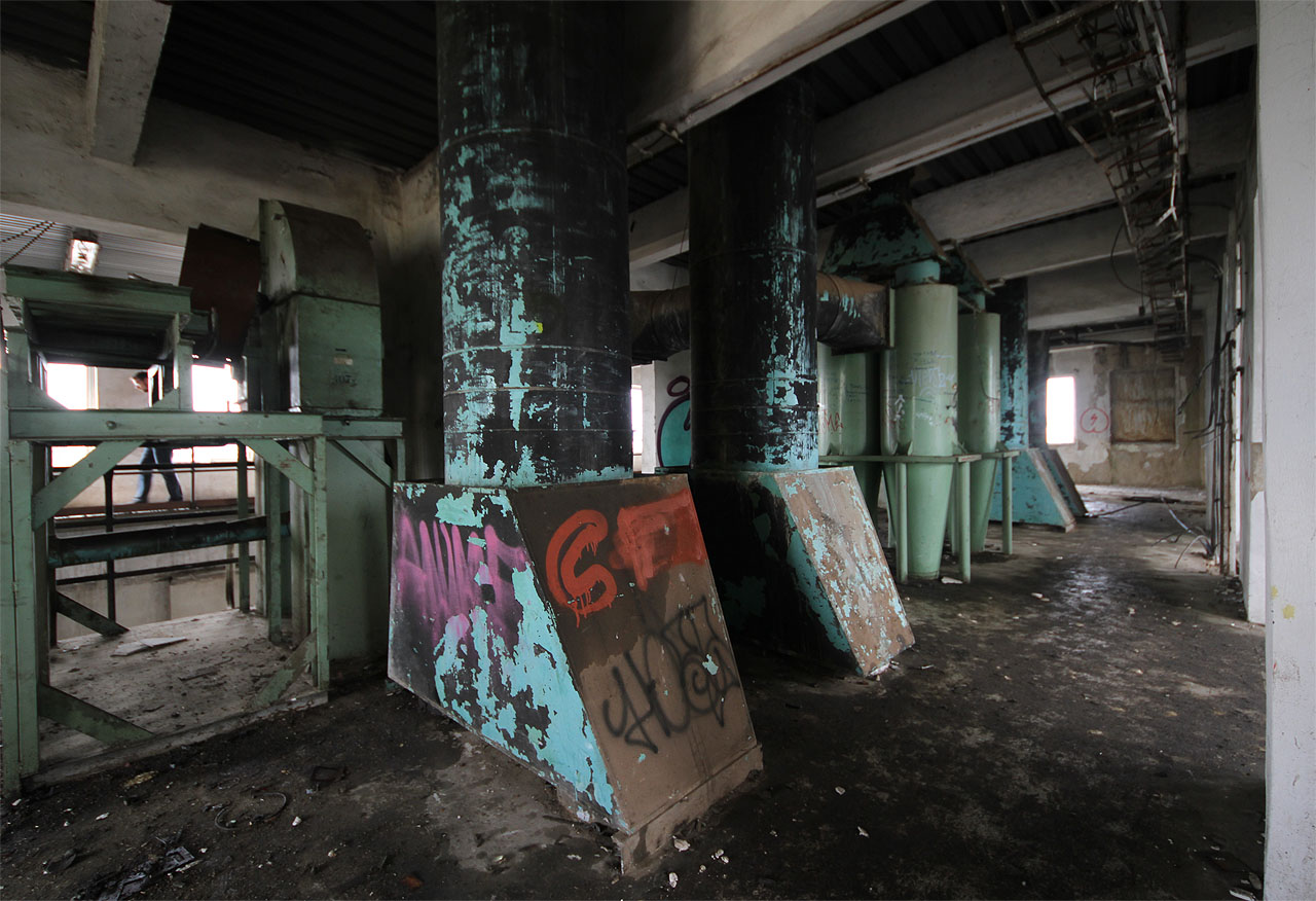 Potrubní dopravníky zrní.