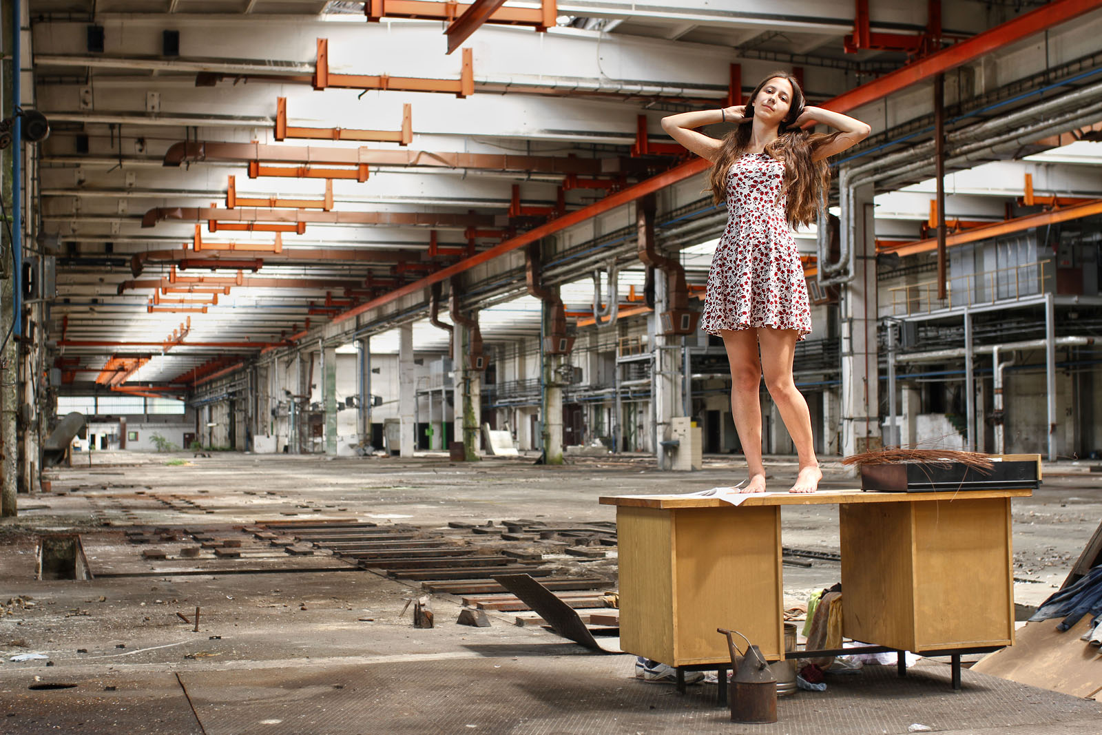 Motorárnou nás tentokrát provedou hned dvě odvážně školačky. Jedna zamyšlená…