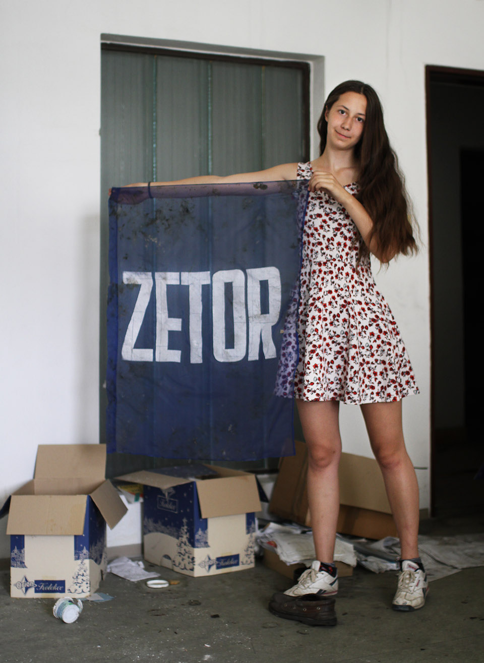 Důkaz pro ty, kteří by snad pochybovali o autenticitě budovy. Ano, ze řekou je sice <a href="/Tema/Zbrojovka Brno">Zbrojovka</a>, tady je ovšem <a href="/Tema/Zetor">Zetor</a>.