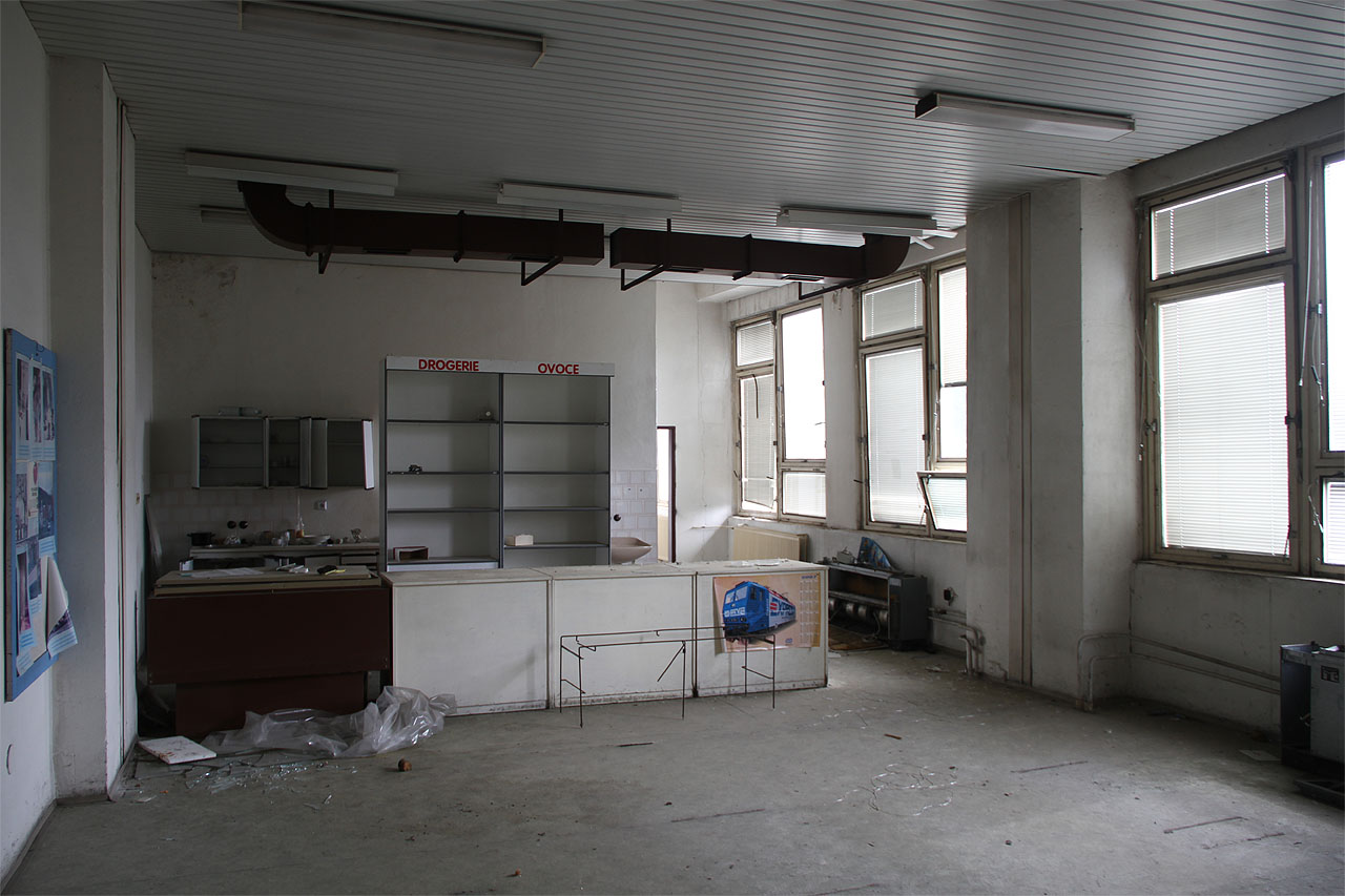 Ve firemní kantýně už nás pravděpodobně nikdo neobslouží. Ani ČD pro Vás už tu nemají.