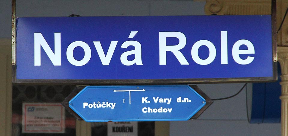 Ze stanice lze odjet třemi různými směry.