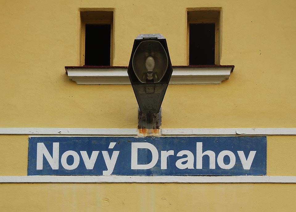 Stará cedule v Novém Drahově.