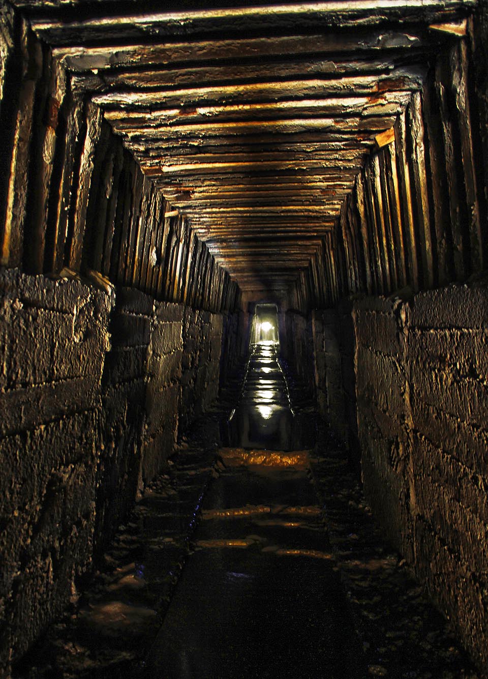 Odvodňovací štola pod Kyjevsko-pečerskou lávrou