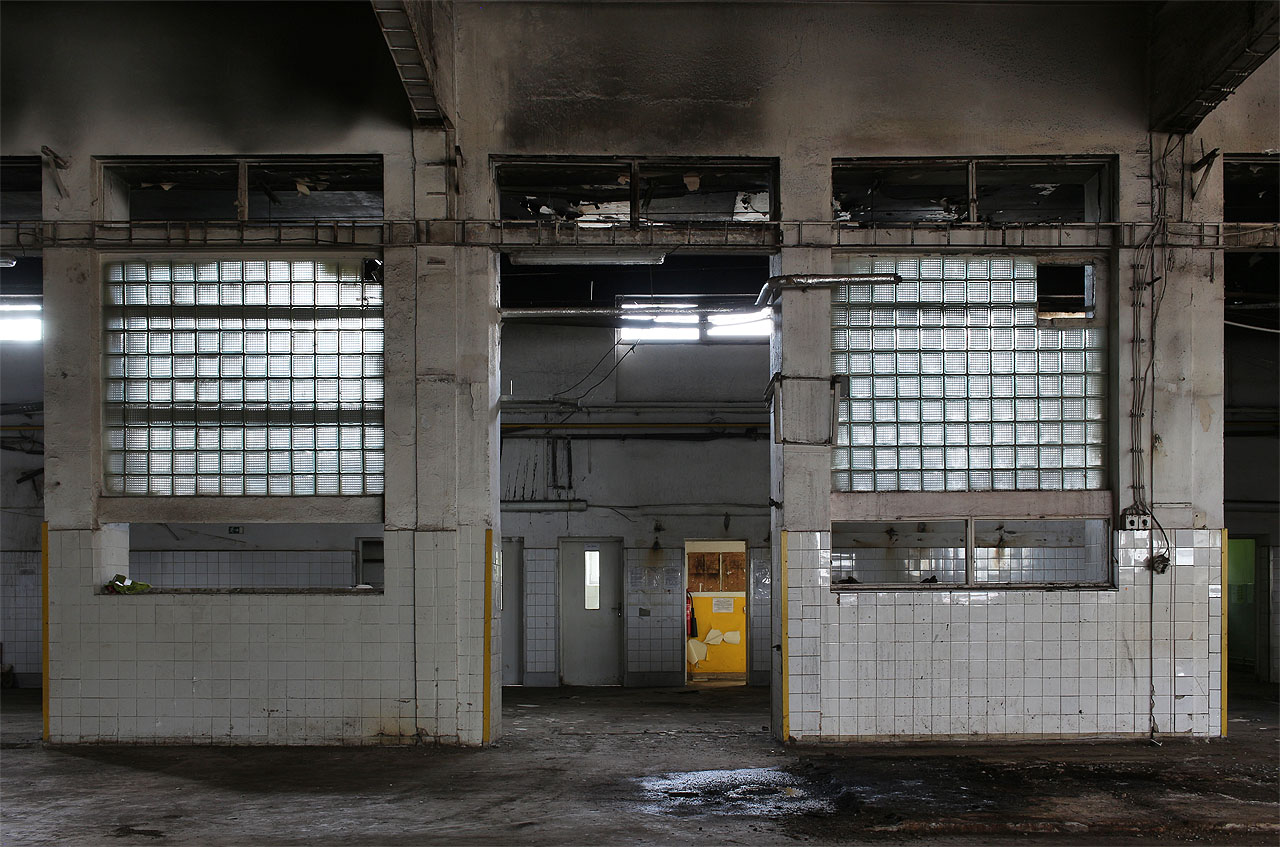 Centrální část areálu. Přesné plány nemáme k dipozici, ale je možné, že právě a jedině tato část areálu pochází už z 2. poloviny 60. let 20. století, jak to odpovídá půdorysným zákresům na katastrálních mapách. Centrální část areálu. Přesné plány nemáme k dipozici, ale je možné, že právě a jedině tato část areálu pochází už z 2. poloviny 60. let 20. století, jak to odpovídá půdorysným zákresům na katastrálních mapách.