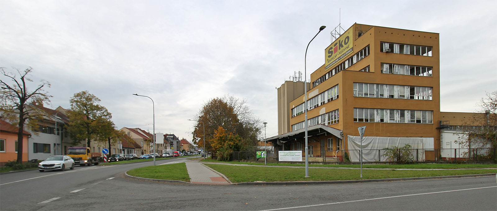 Brněnské pekárny, později Painex, Delta pekárny, United Bakeries a nakonec součást Agrofertu, stály v klínu ulic Bohunické (na fotce vlevo) a Pražákovy v Brně-Horních Heršpicích. Brněnské pekárny, později Painex, Delta pekárny, United Bakeries a nakonec součást Agrofertu, stály v klínu ulic Bohunické (na fotce vlevo) a Pražákovy v Brně-Horních Heršpicích.
