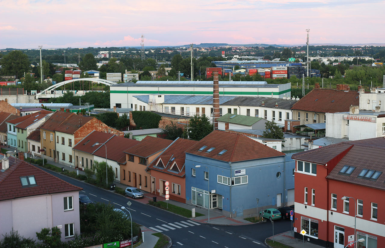Loučíme se výhledem na jihozápadní cíp Horních Heršpic. Obce a později městské části, která si díky blízkosti Brna, železnice a dálnice mnoho vytrpěla a zřejmě ještě mnoho vytrpí… Loučíme se výhledem na jihozápadní cíp Horních Heršpic. Obce a později městské části, která si díky blízkosti Brna, železnice a dálnice mnoho vytrpěla a zřejmě ještě mnoho vytrpí…