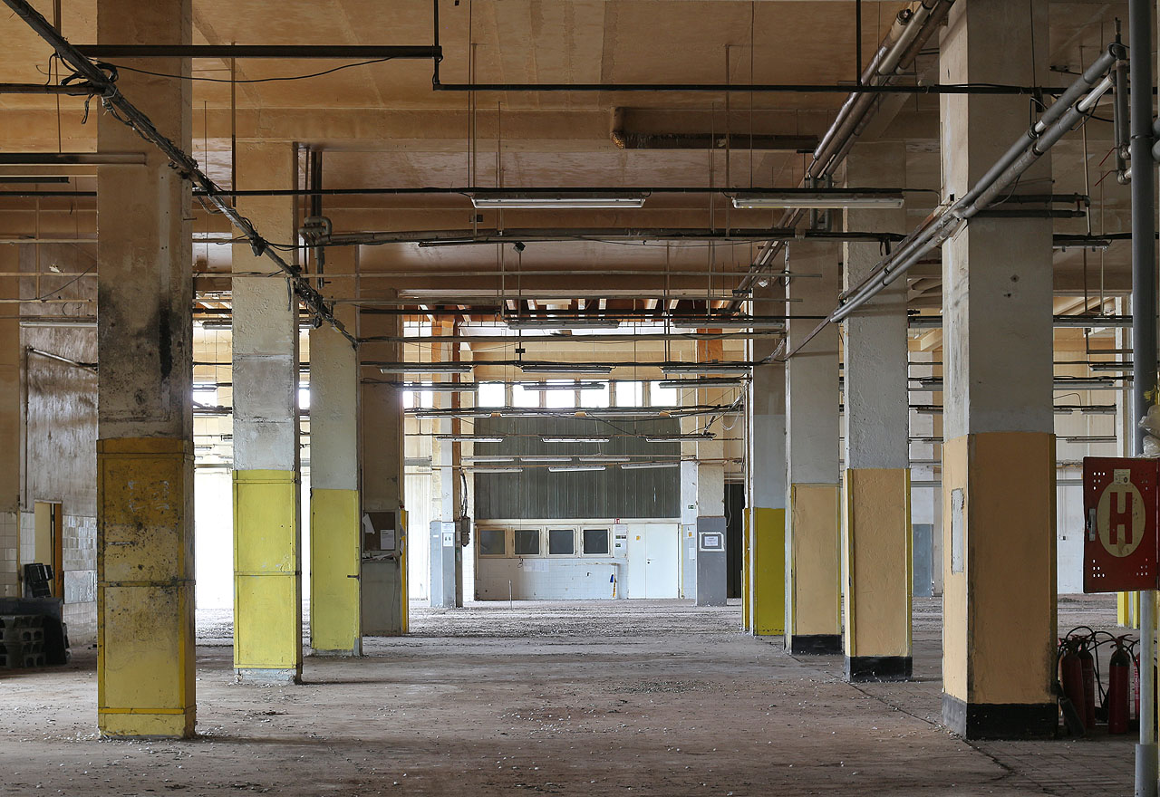 Pekárny zaměstnávaly asi 160 zaměstnanců. Ti dokázali díky automatizaci zajistit pečivo pro o tři řády větší počet strávníků. Pekárny zaměstnávaly asi 160 zaměstnanců. Ti dokázali díky automatizaci zajistit pečivo pro o tři řády větší počet strávníků.