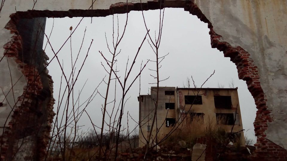 Od komínu vidíme opět na dominantu celého areálu.