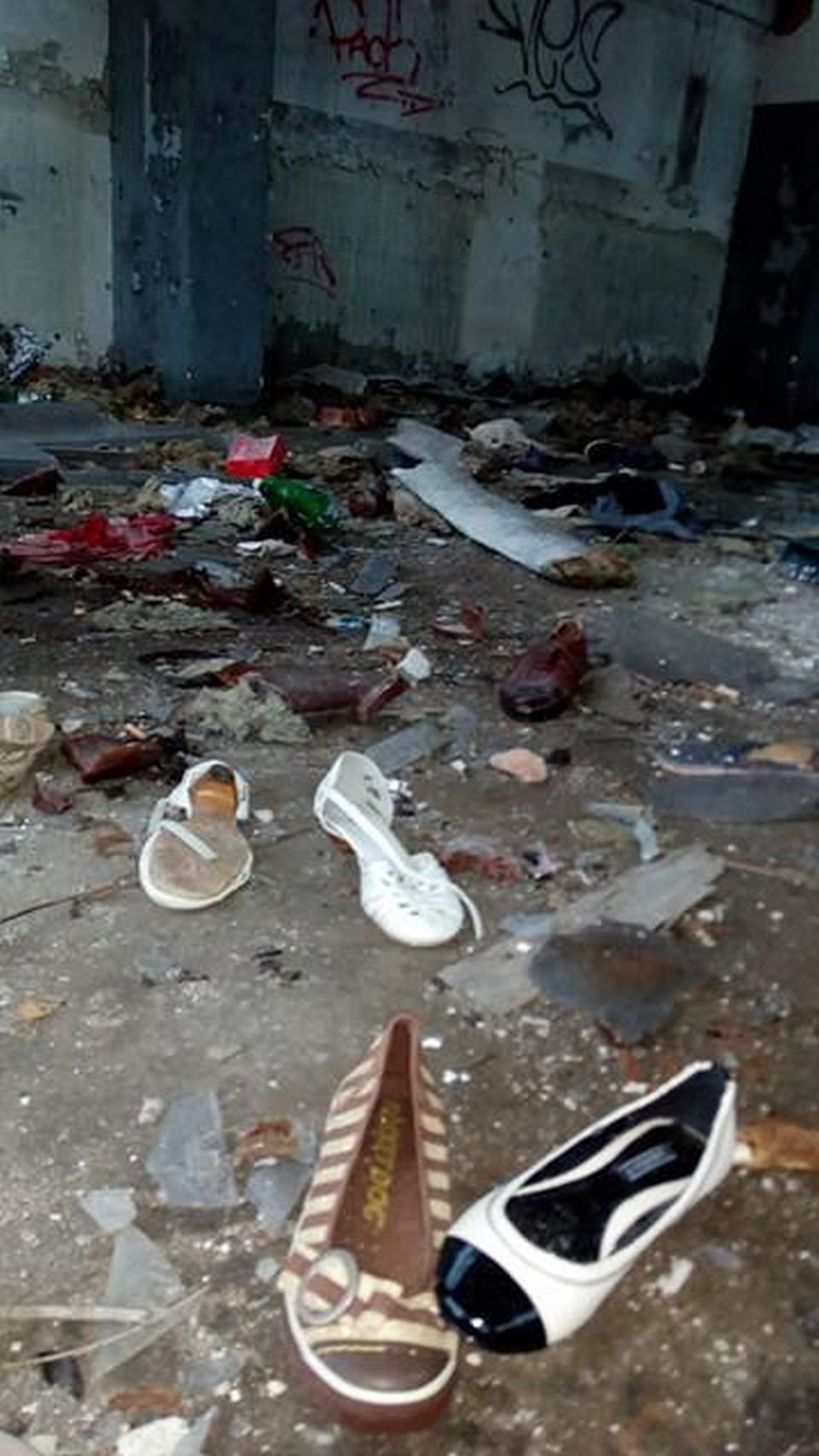 Další z budov skýtá velký výběr bot, pokud ovšem nesháníte dvě stejné.