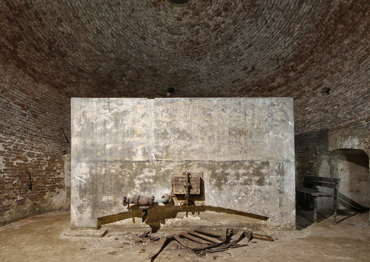 Betonová nádrž v kruhové místnosti zvané prostě „rotunda“ sloužila patrně jako zásobárna vody pro vaření piva. Teoreticky by však mohla sloužit i k samotnému dozrávání ležáku, tak, jak tomu bylo u tanků firmy Rostock & Baerlocher ve sklepích nedalekého <a href="/Tema/Sklepy pivovaru Moravia">pivovaru Moravia</a>, který ten řečkovický v roce 1892 koupil.