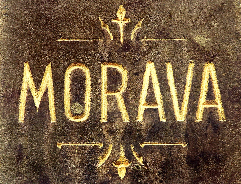 MORAVA: nápis nenechává nikoho na pochybách o tom, kam právě přijel.