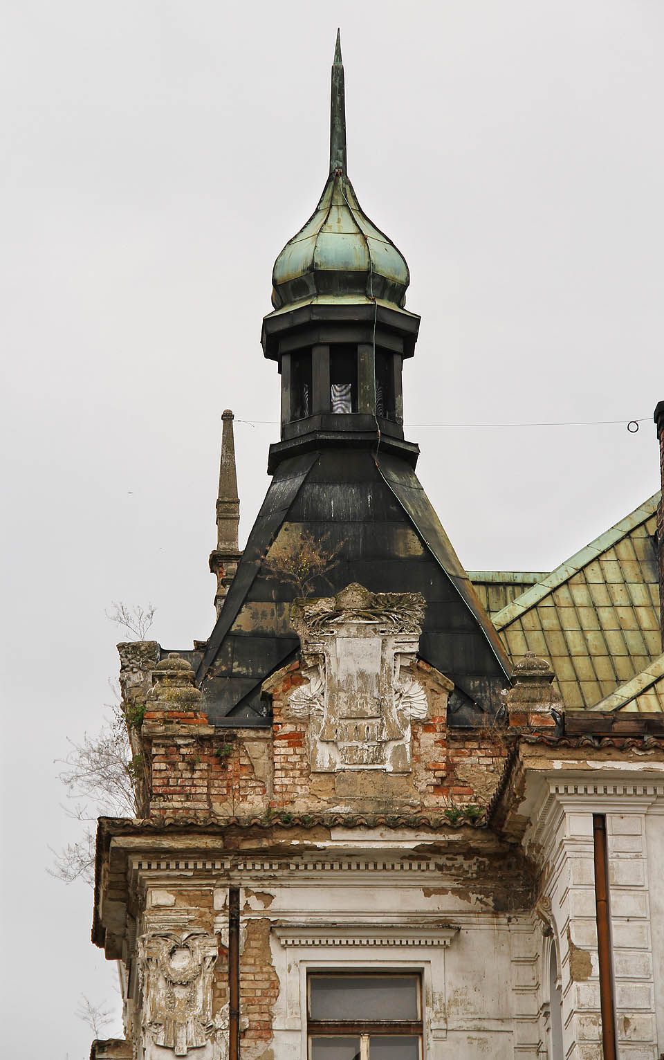 Dvojice věží byla kdysi pýchou jednoho z nejhezčích nádraží v metropoli.