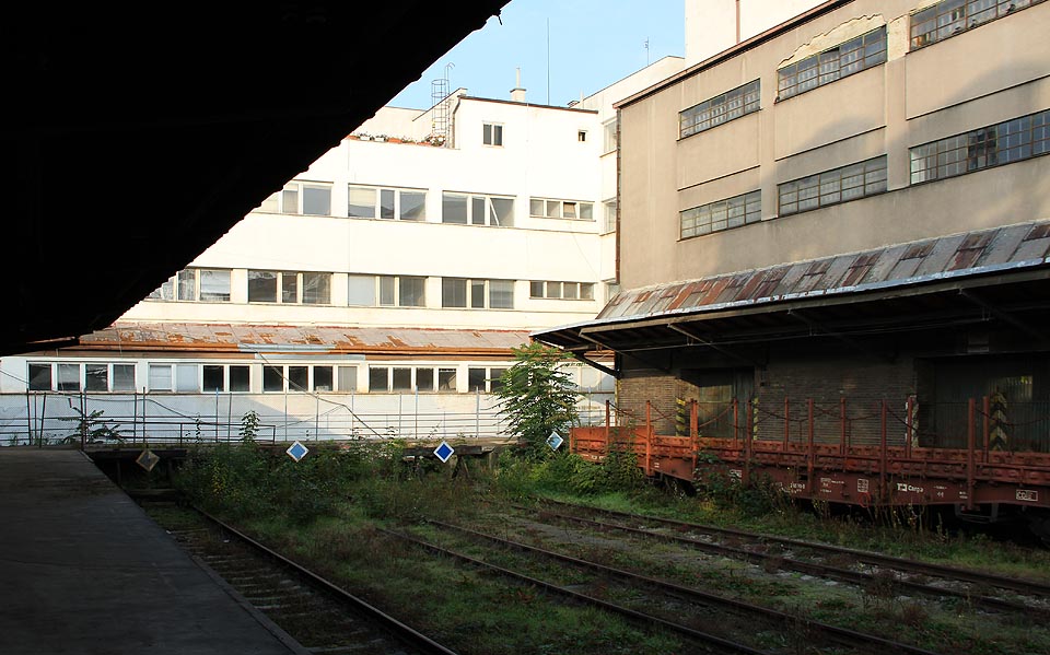 Tady je opravdový konec žižkovského nádraží, dál už koleje nevedou.