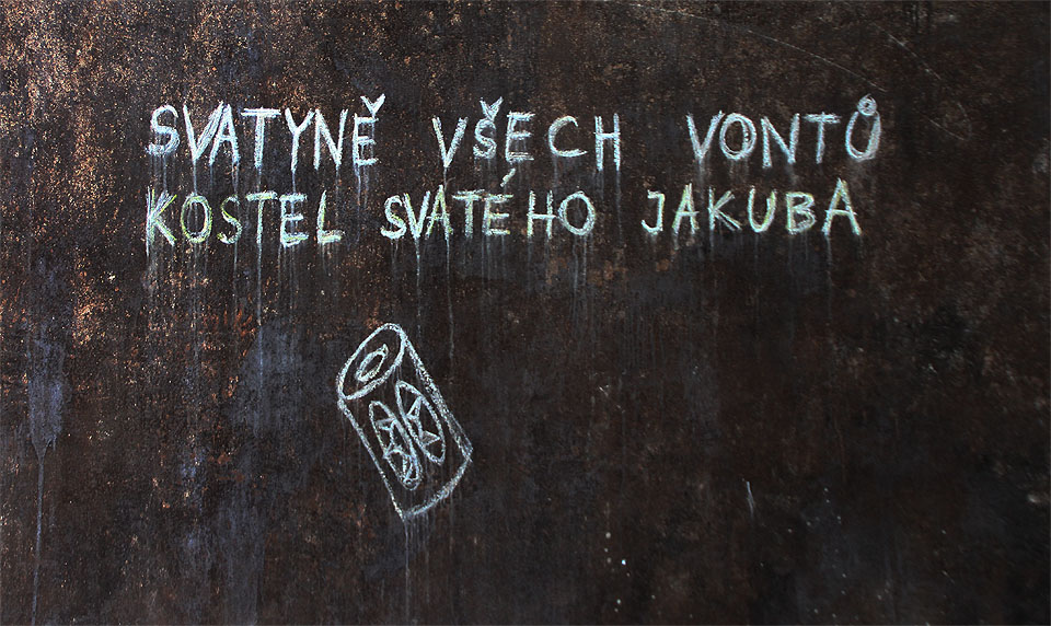 Možná víc než 10 let sloužila vyschlá nádrž vodojemu coby kostel svatého Jakuba ze záhady hlavolamu. Možná se v něm někde dodnes nachází zbytky vontské kroniky…