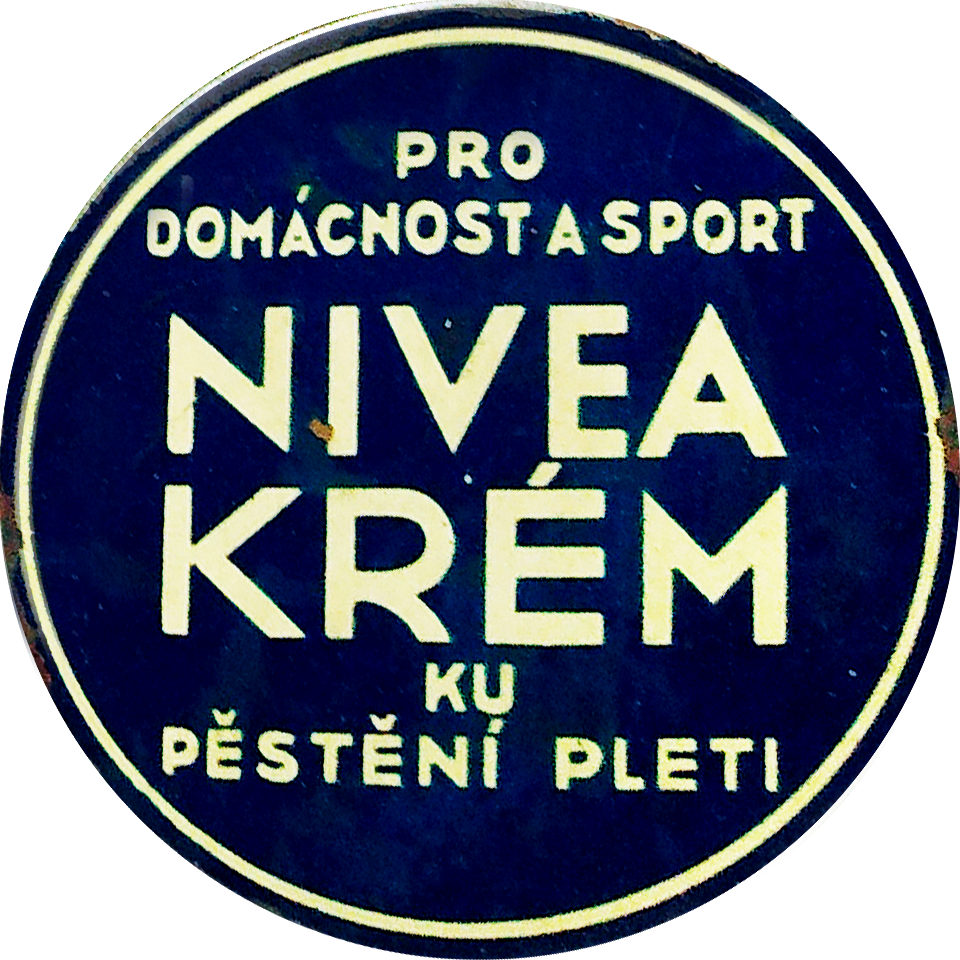 Pro domácnost a sport Nivea krém ku pěstění pleti.