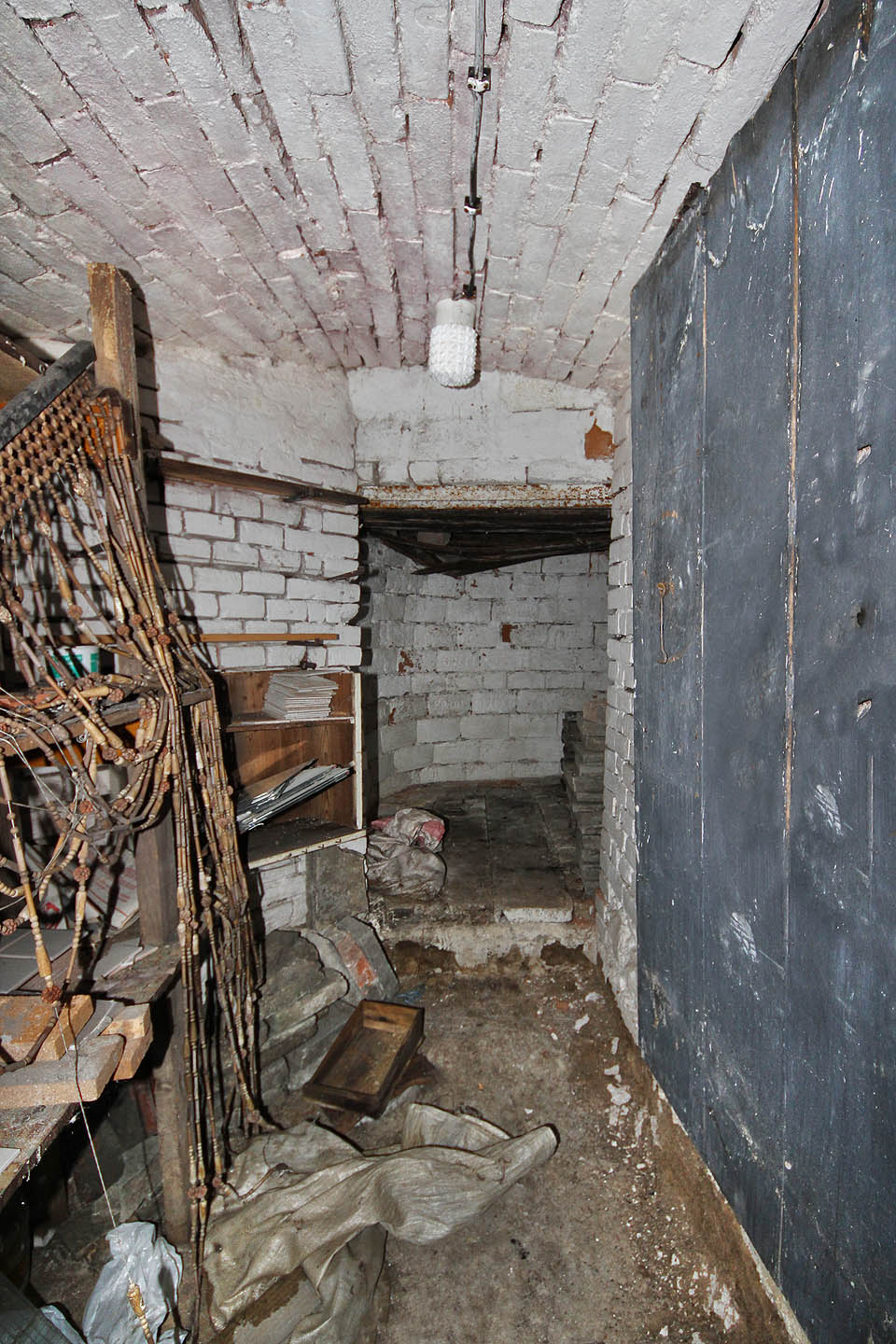 Ačkoliv jde patrně o falešný pocit, když se zavřou dvířka, člověk se tu cítí tak nějak bezpečněji.