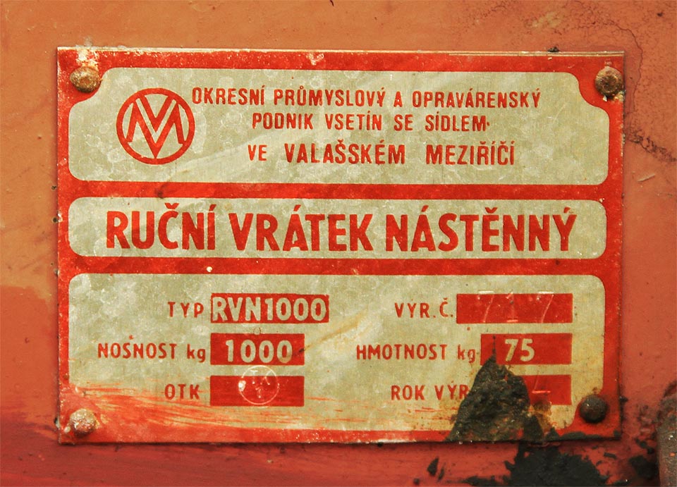 …že byl vyroben ve <a href=http://spravnym.smerem.cz/Tema/Vala%C5%A1sk%C3%A9%20Mezi%C5%99%C3%AD%C4%8D%C3%AD>Valašském Meziříčí</a>.