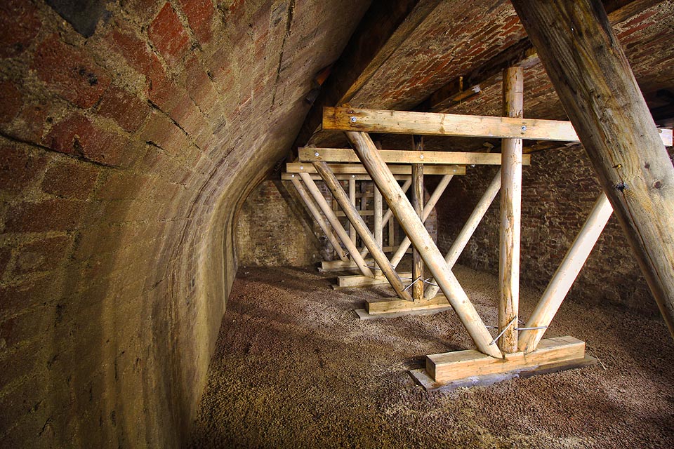 Sklepení před pasáží Typos