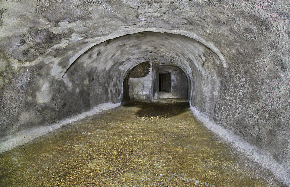 Nejjižnější, nejširší a nejhlouběji položená místnost byla ve špatném stavu, a proto bylo nutné ji vyztužit železobetonovou skořápkou.