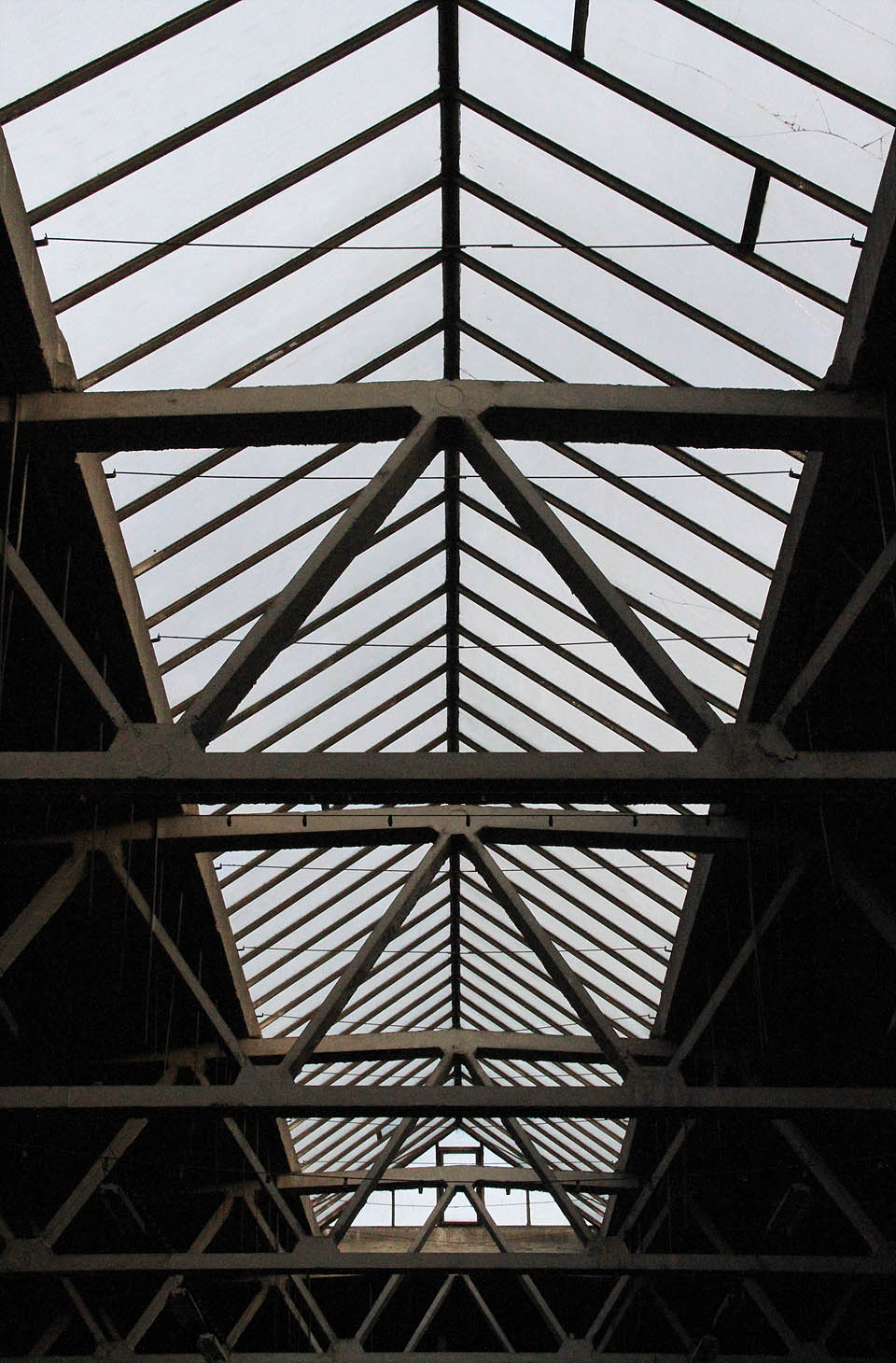 To, že není areál stáčírny v dezolátním stavu, je třeba přičíst k dobru také doborovolníku Davidu Troutnarovi, který se o budovy několik let dobrovolně stará v naději, že jednou poslouží svému původnímu (nebo jinému) účelu. To, že není areál stáčírny v dezolátním stavu, je třeba přičíst k dobru také doborovolníku Davidu Troutnarovi, který se o budovy několik let dobrovolně stará v naději, že jednou poslouží svému původnímu (nebo jinému) účelu.