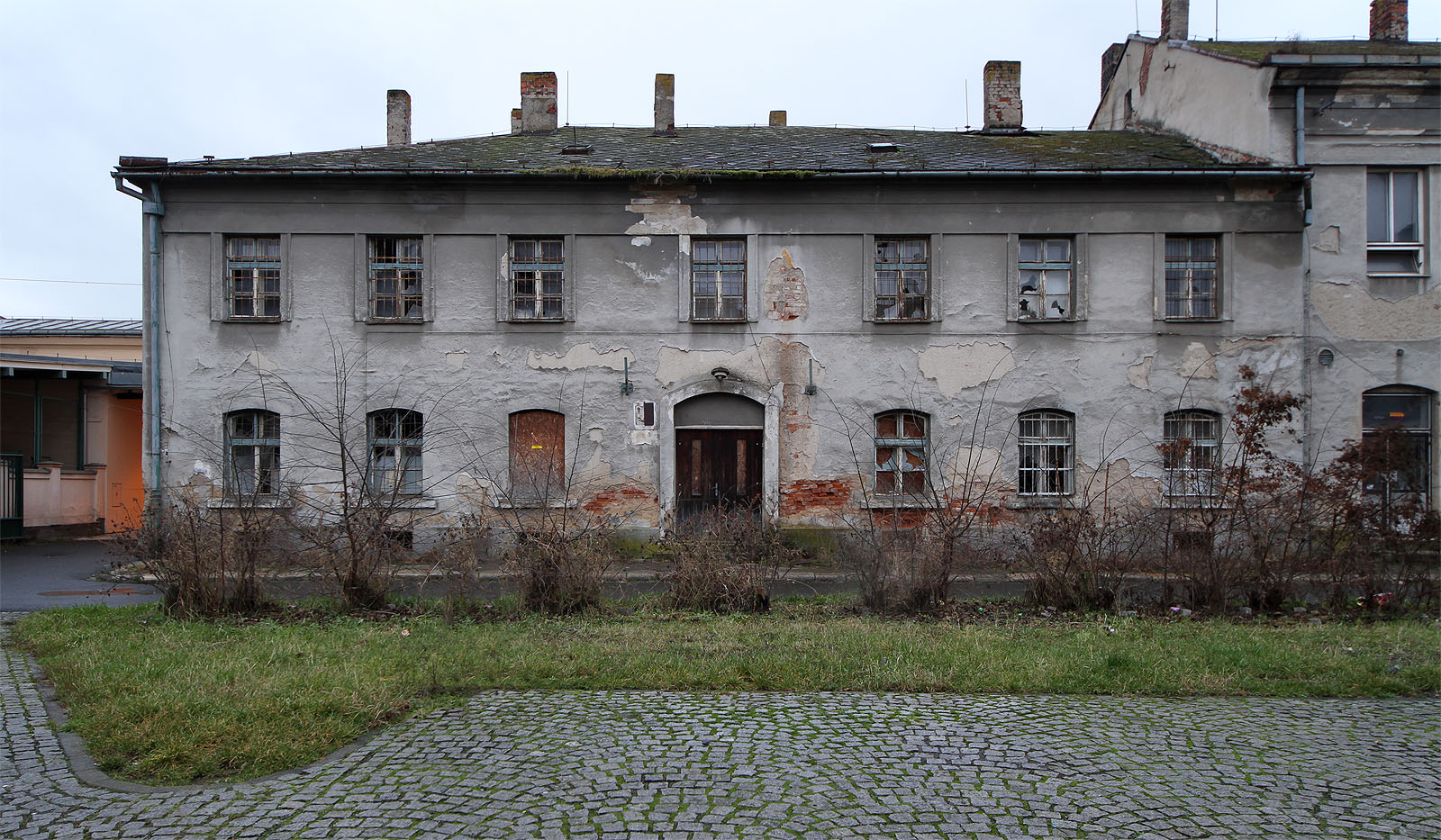 Z dnešního pohledu se zdá být naprosto neuvěřitelné, že architekt Jüngling v roce 1841 očekával, že stanici v Přerově bude stačit takto malá a nízká budova.