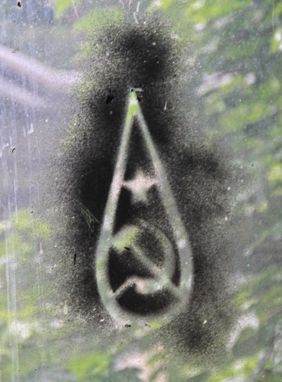 V prvním ročníku se dělaly jednodušší výrobky. Třeba šablony pro spreje se socialistickou tematikou.