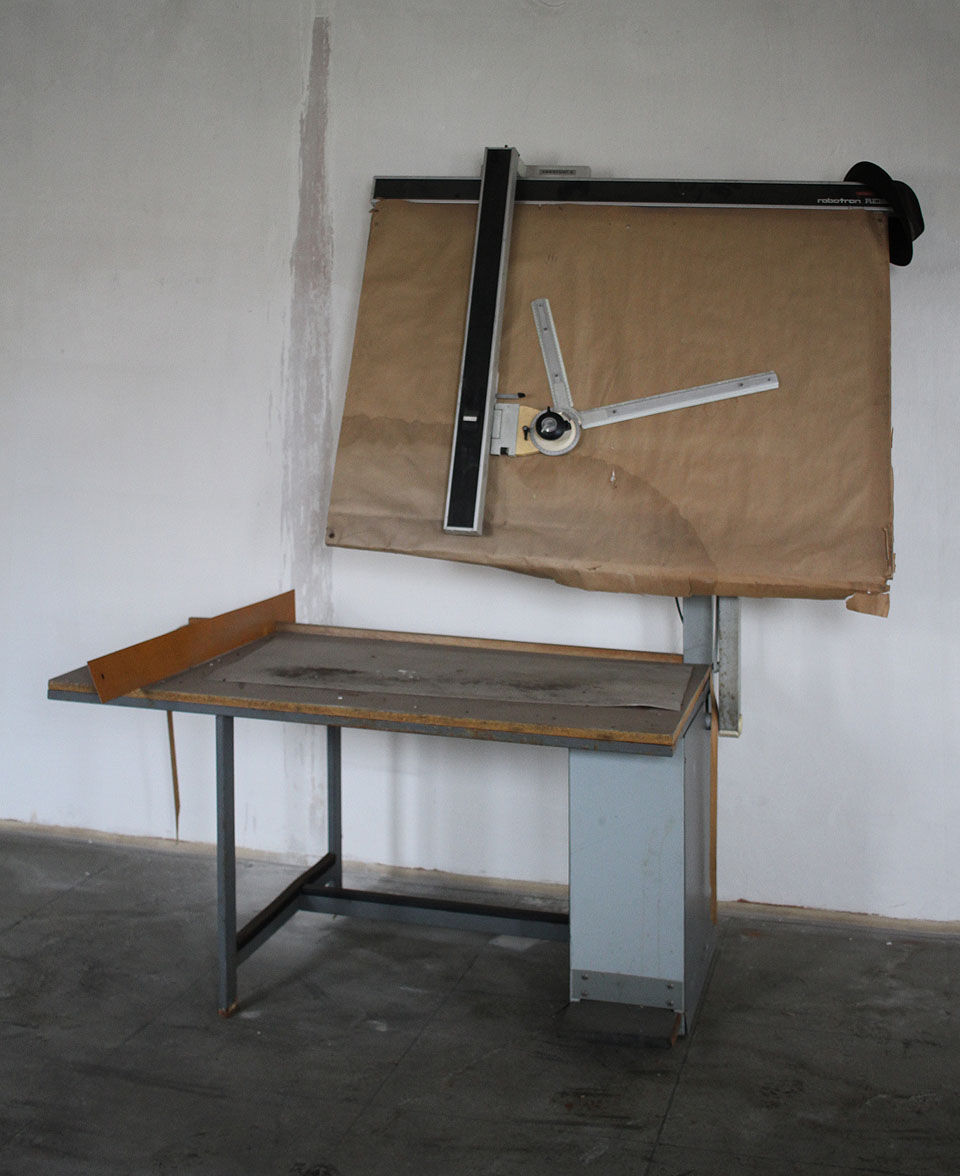 Určitě jim půjde dobře od ruky na rýsovacím prkně značky Reiss - slavné firmy, jež zahájila výrobu měřicích zařízení v Liebenwerdě již roku 1882, tedy o 38 let dříve, než se rozhořely kotle místní elektrárny.