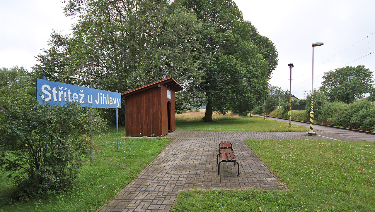 V roce 2024 tu ve všední dny zastavovalo 17 párů osobních vlaků, což je poměrně slušná frekvence. V roce 2024 tu ve všední dny zastavovalo 17 párů osobních vlaků, což je poměrně slušná frekvence.