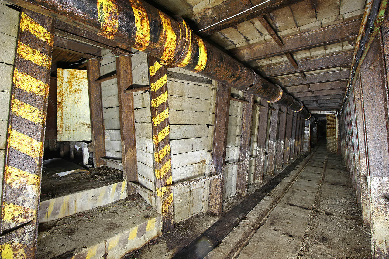 Místo označené jako 1f pod jižní částí hlavního nádraží. Odsud měla možná pokračovat jedna z větví pod centrum města.