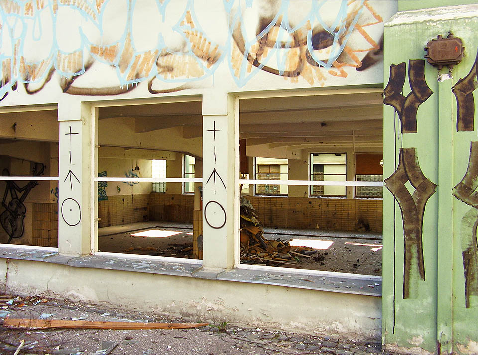 Neposkvrněná nezůstala žádná plocha větší než půl čtverečního metru.