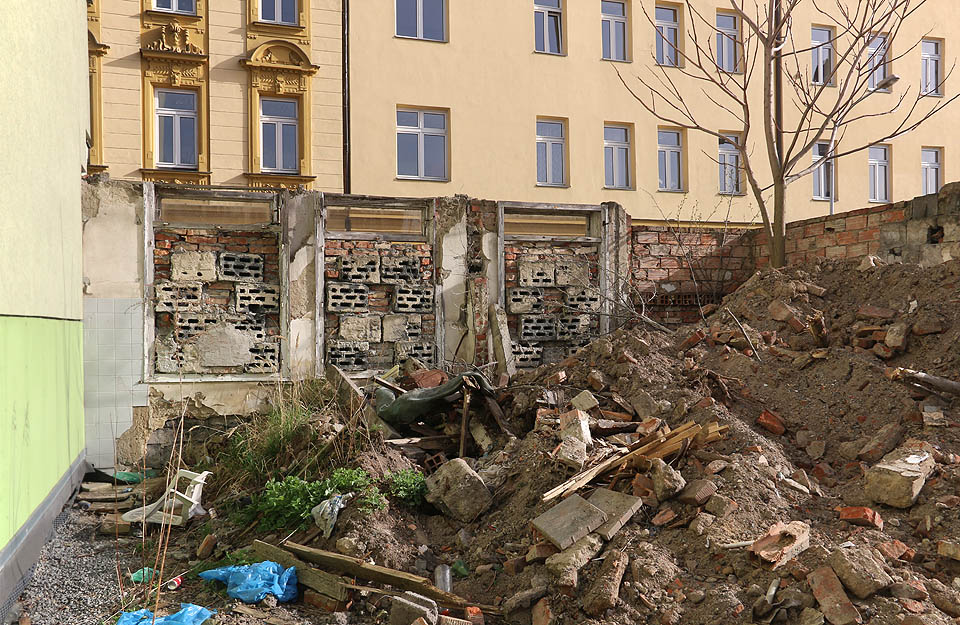 Tak vypadalo totéž místo o 11 let později.