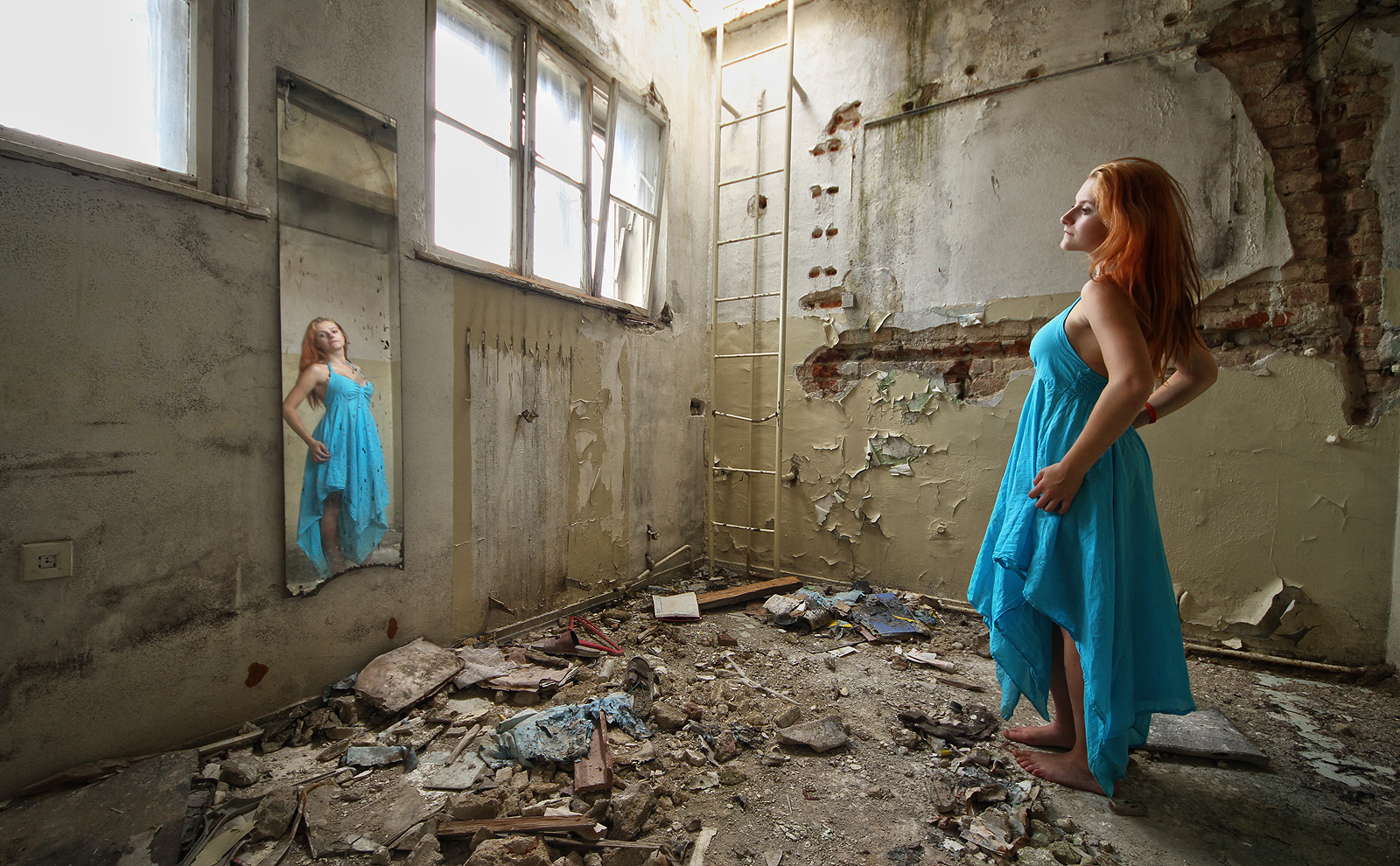 Kdo ví, proč nám oběma tato místnost připomněla Jana Saudka? Chybí tu snad jen květovaný koberec z Persie.