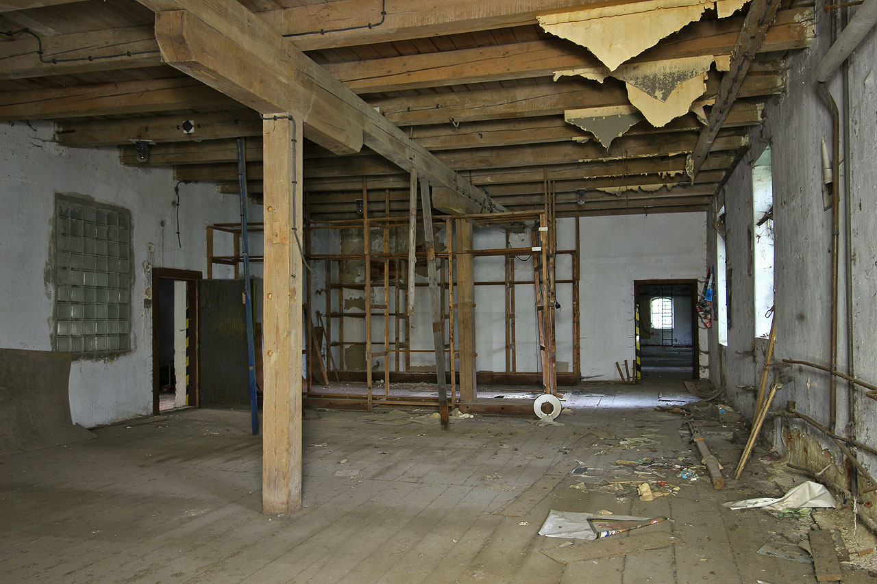 Přes svoji zjevnou účelovost a nezdobnost působí dodnes staré továrny neoddiskutovatelně velkolepě.