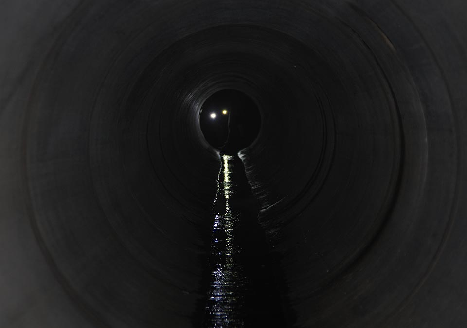 Bez dlouhé expozice při podmínkách blízkých vnímání lidského oka, vypadá brněnské podzemí ale spíš takto.