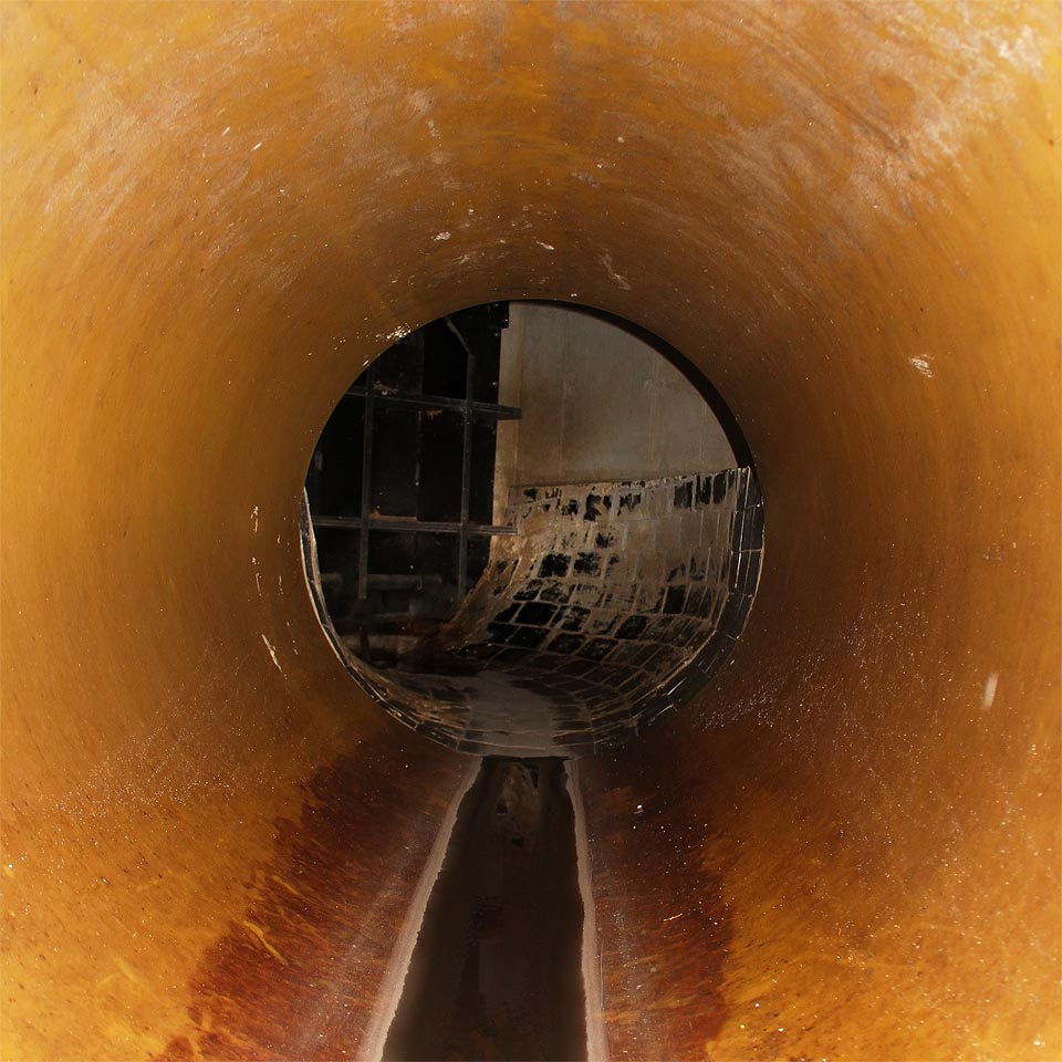 Zaústění odlehčovacích rour z kmenové stoky A.