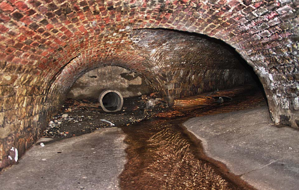 Tunnel of Pokratický stream.