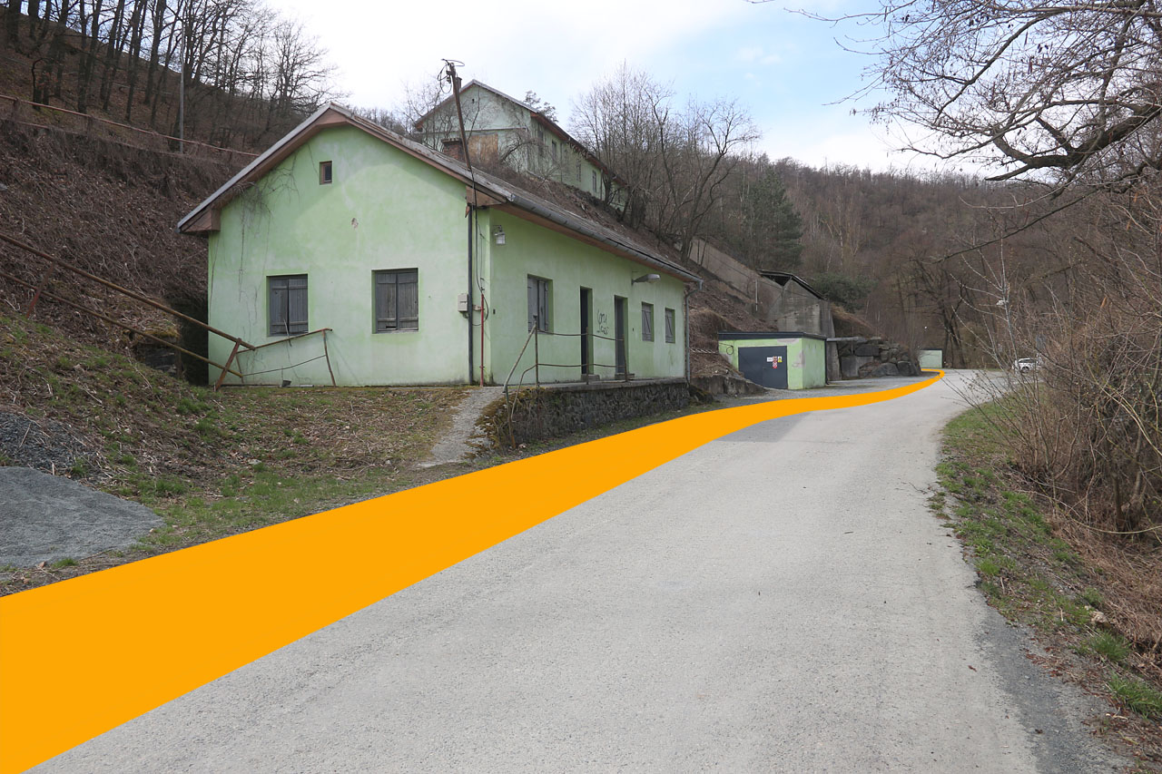 Drážka samotná vedla ještě o několik desítek metrů dál. Teorii, že stavba za budovou sloužila jako remíza pro odstavování lokomtiv, se nepodařilo potvrdit.