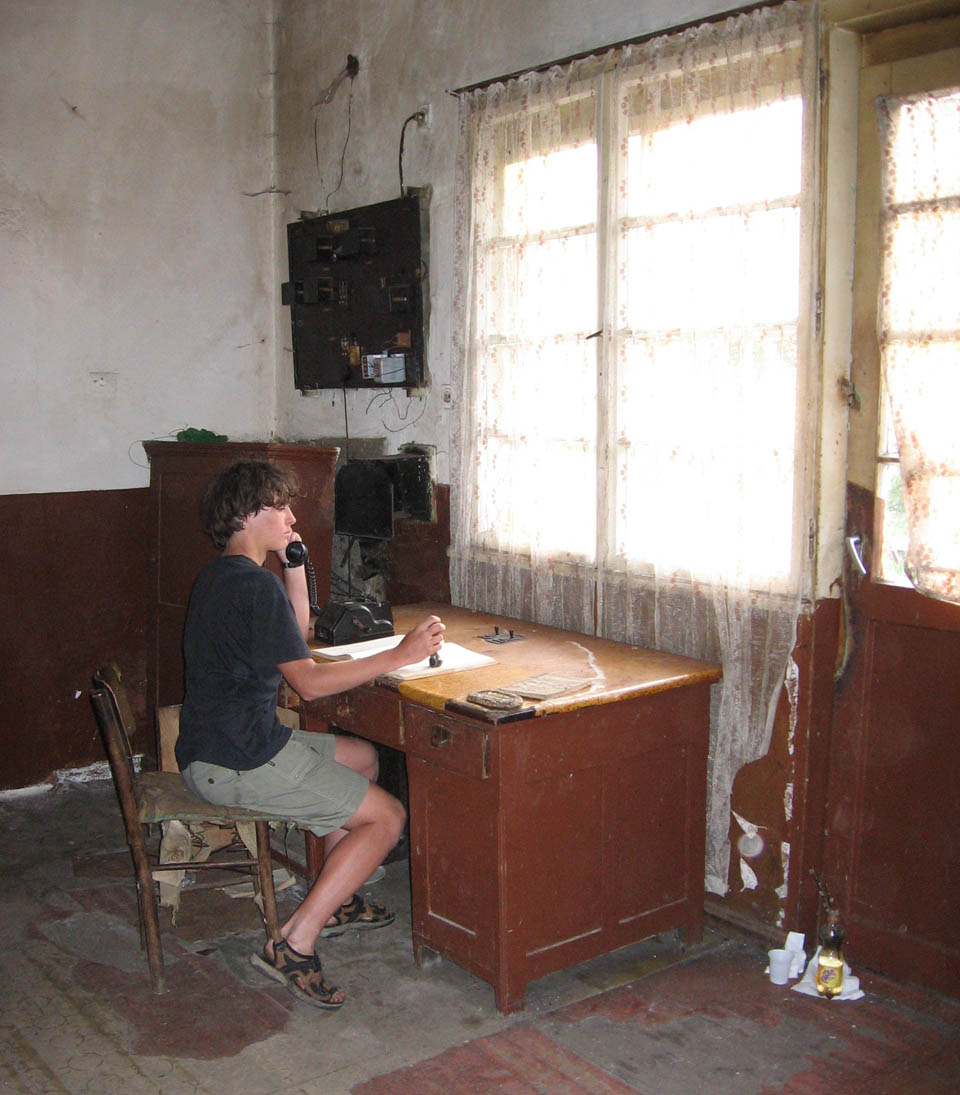 Výpravčí stanice Света Петка dal právě rozkaz k odjezdu.