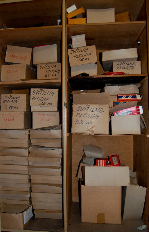 300 zcela nových baterek. Dle vkusu plochých či kulatých pro přečkání nejhoršího.