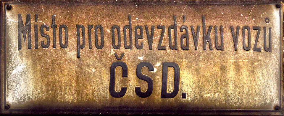 Zde probíhalo předávání vozů mezi vlečkami (do slévárny a do skladu hutního materiálu).