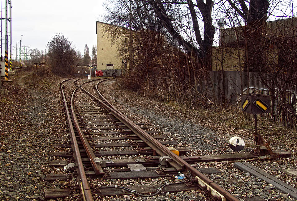 Samotná vlečka začíná až výhybkou č. 8 za výkolejkou Vk2 (kolej odbočující vpravo).