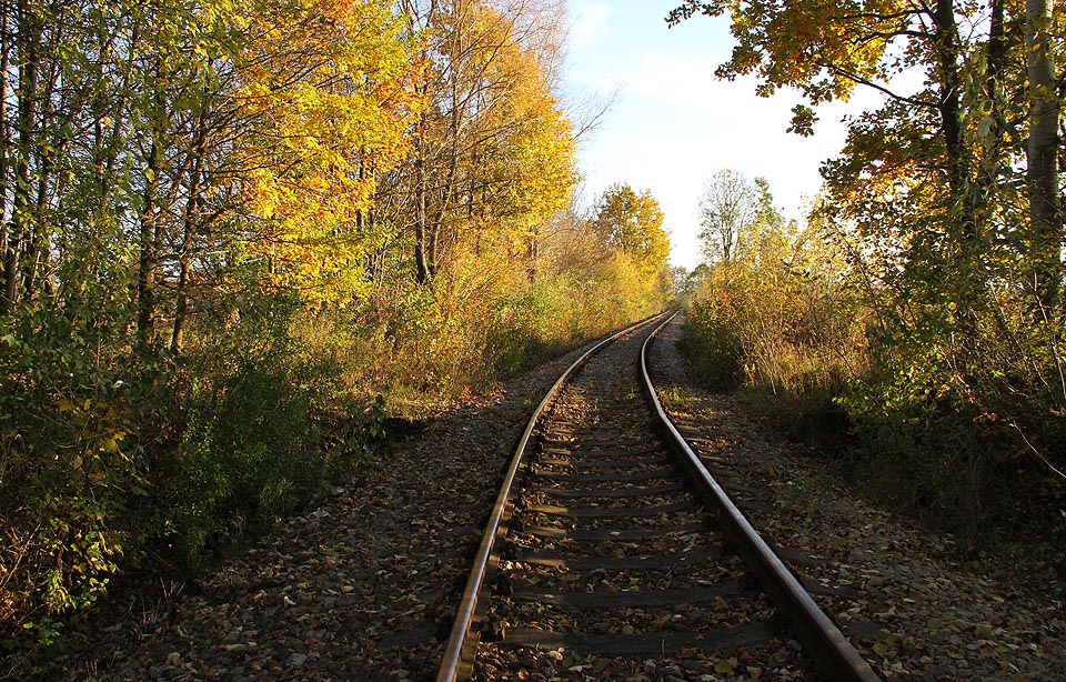 500 m dlouhý rovný úsek mířící zhruba k jihu.