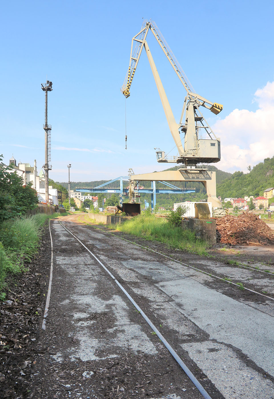 Dvojice východních kolejí v jižní části nábřežního kolejiště je už roky nepoužívaná.