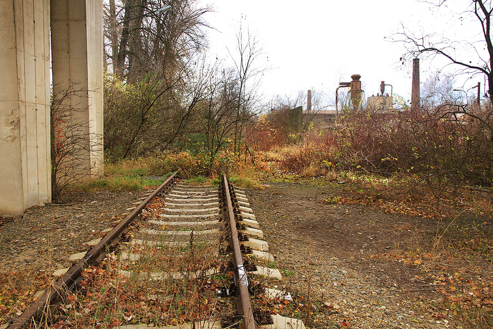 Opuštěný areál Jihomoravských dřevařských závoedů přímo vyzývá k průzkumu. Snad nad některou z příštích reportáží.